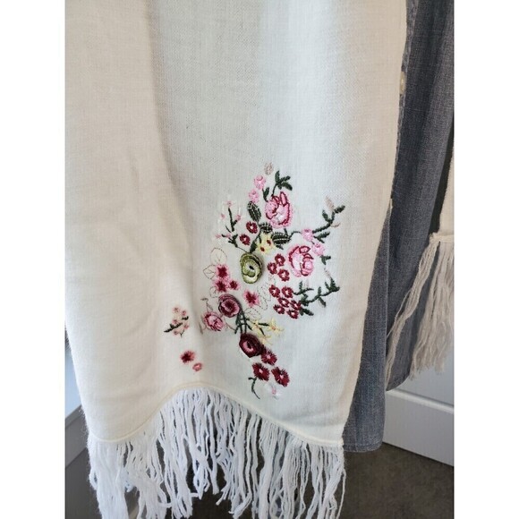 VINTAGE 100% CASHMERE CREAM LONG SCARF PINK FLOWERS EMBROIDERY WOMEN OS - Picture 3 of 12